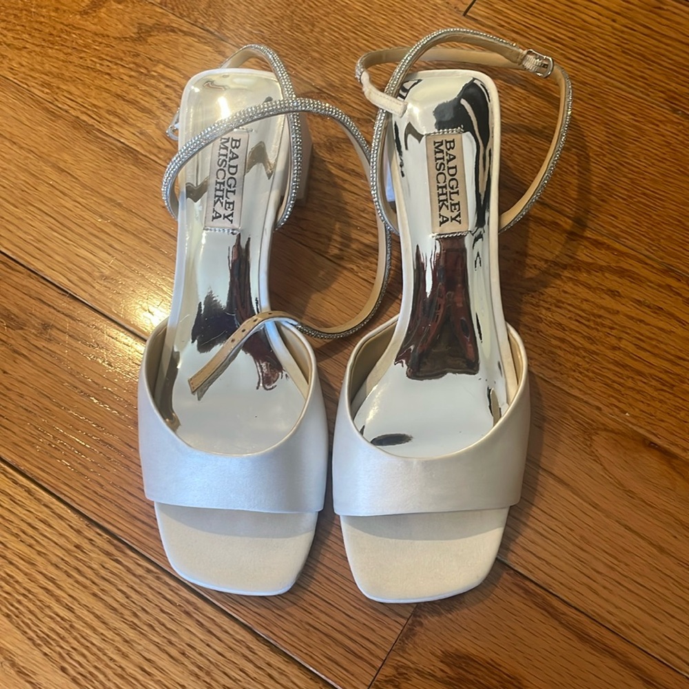 Badgley Mischka Infinity Satin Block Heels size 6.5